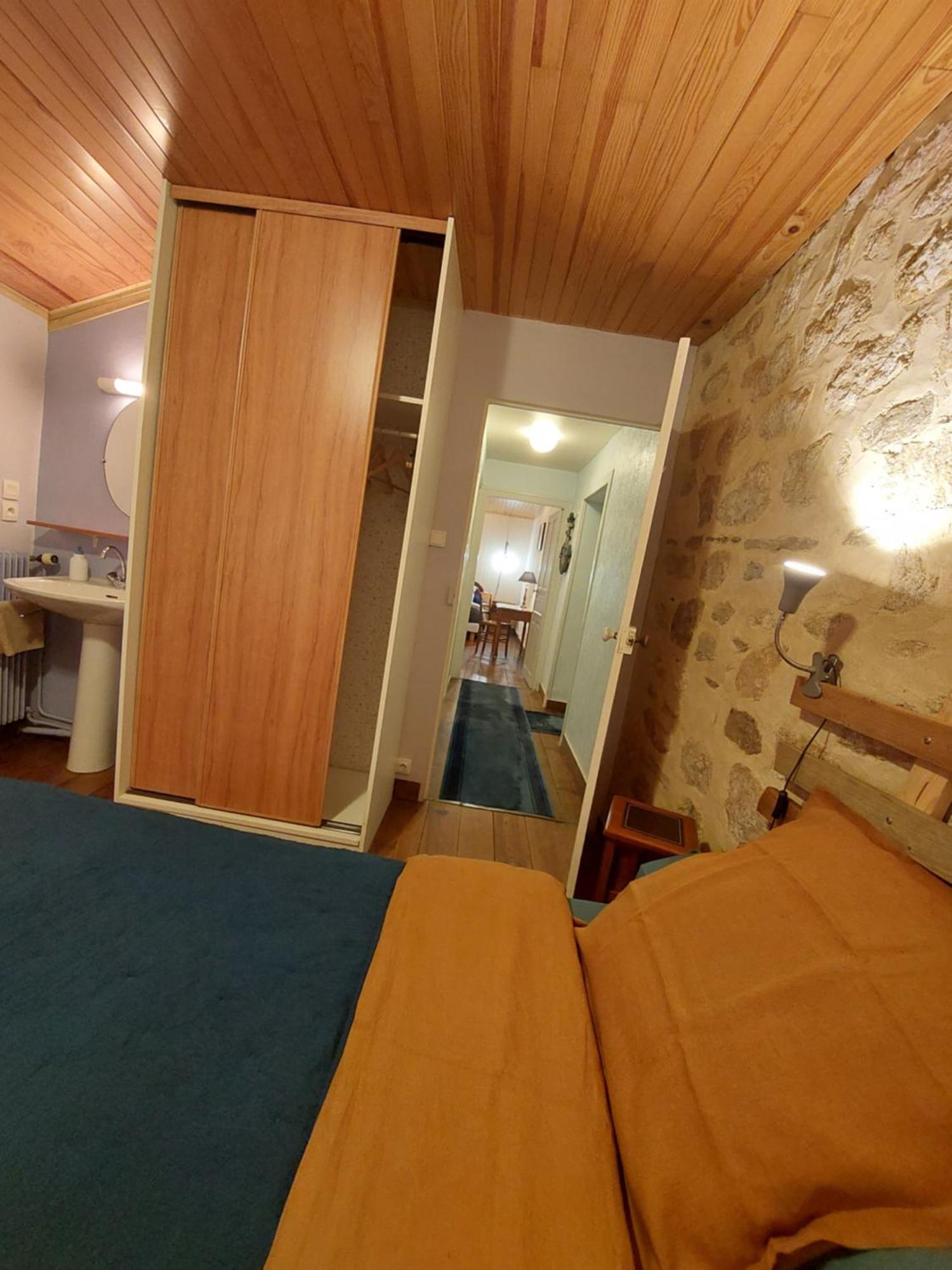 Chambres D'Hotes Kerioret Izella Kerlaz Exterior photo
